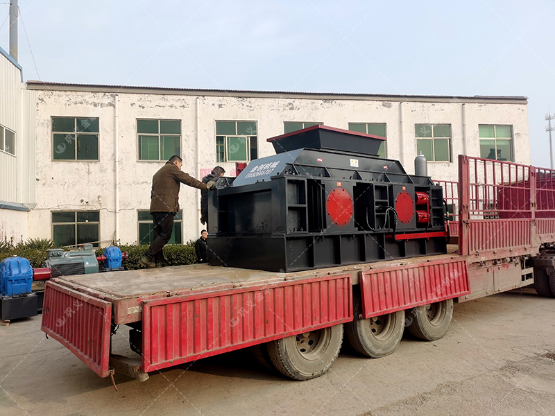 建筑用砂配置的液壓對(duì)輥制砂機(jī)多少錢一臺(tái)？